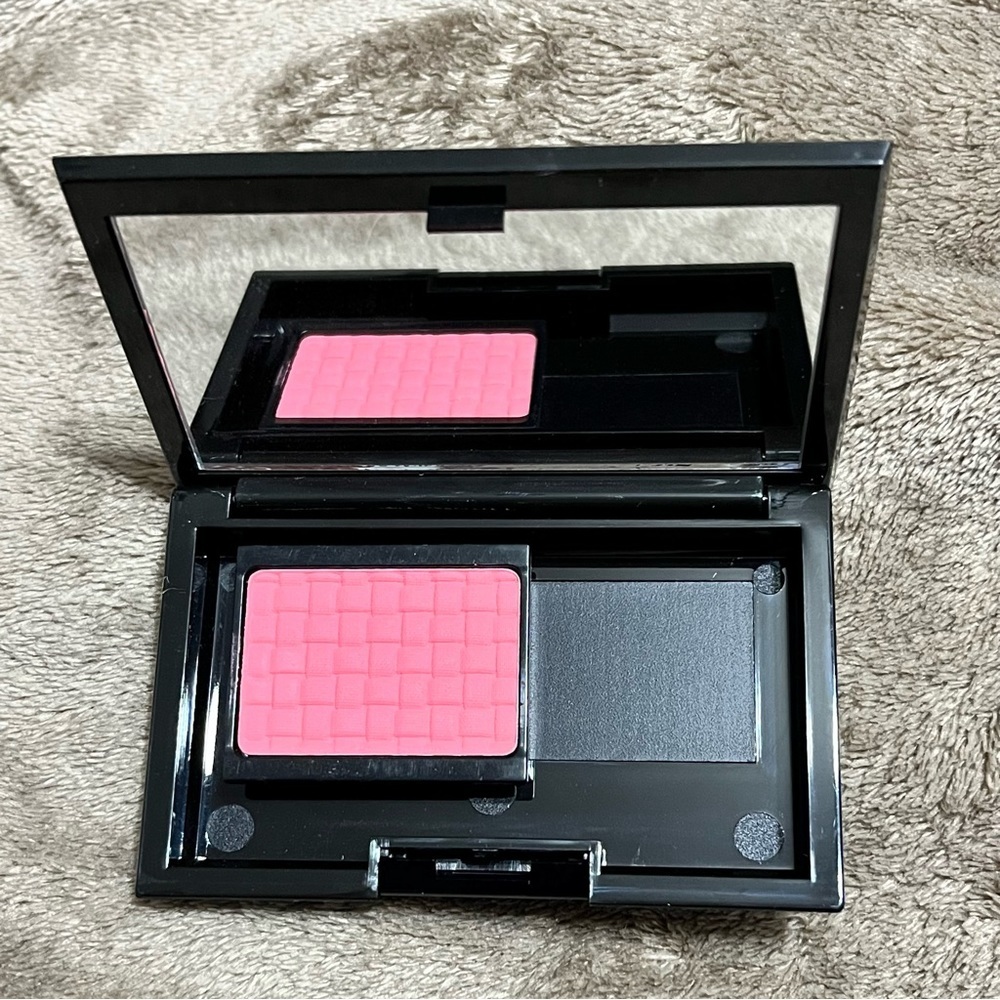 Doucce x Glossybox Freematic Blush Duo Palette One Blush Summer Sunset included